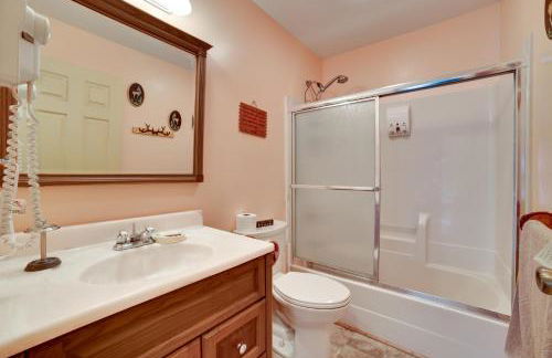 Family Nature Escape! South Branch Haven with Deck - Foto 12