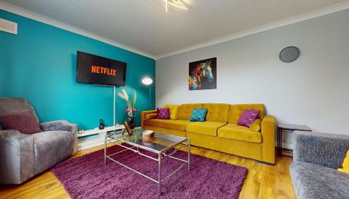 Charming 3 Bed Bungalow Parking & Wifi Business and Leisure by Jesswood Properties - Foto 3