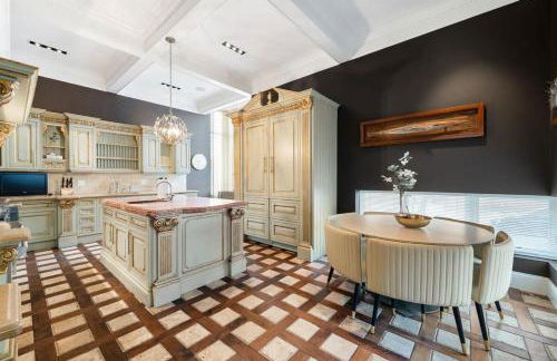 5BR 5BA Architectural Estate-Theatre Gym Rooftop - Foto 24