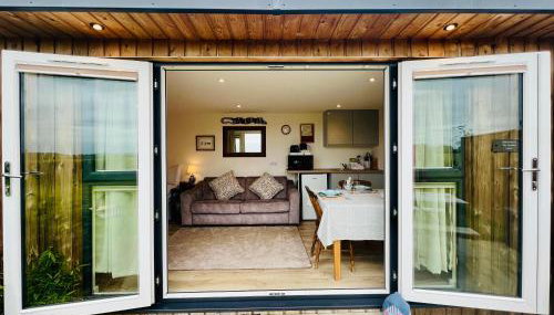 Romantic Cabin Retreat on 50-Acre Suffolk Farm - Foto 4