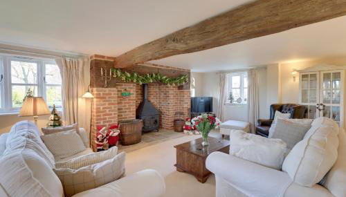 Lake Cottage - Photo 3