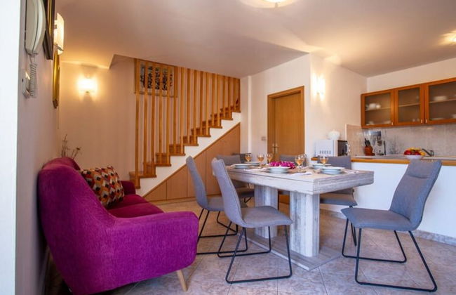 Villa in Sumartin Near Beach & Private Pool - Photo 18