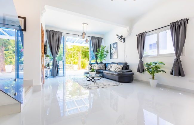 New Stylish 3BR Villa With Private Pool Terrace - Foto 10