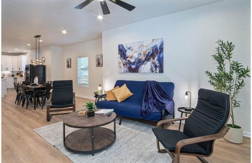 Unwind in Style 4BR2BA Quick Access to Downtown - Foto 7