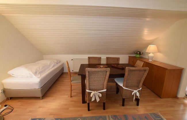 Tolstov-Hotels Generous 3 Room Apartment - Photo 15