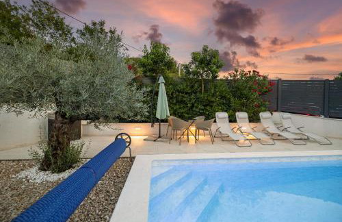 Lulani Soline Pool Apartment - Photo 4