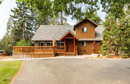 Sequoia Retreat- Spacious Cabin, Hot tub, & Sundeck - Foto 45