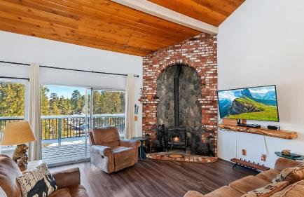 Mountain Palette by Avantstay Hot Tub, Game Room, Deck, Sweeping Views! - Photo 6