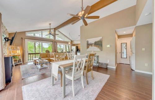 Treetop & Waterfront! Hot Tub, Kayaks, Game Room - Foto 40