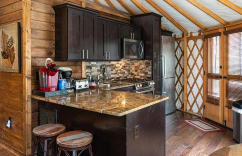 Otter Creek Luxury Yurt - Creekside Glamping with Private Hot Tub - Foto 15