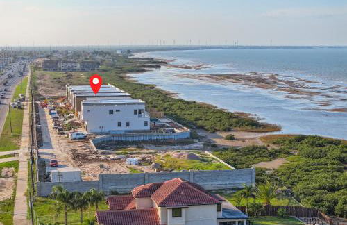 Waterfront Home with Pool Spacious Bay , Sleeps 16 - Foto 118