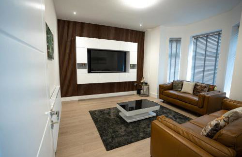 Luxury 6 Bed near city centre with Cinema Room & games room plus 5 bathrooms - Foto 5
