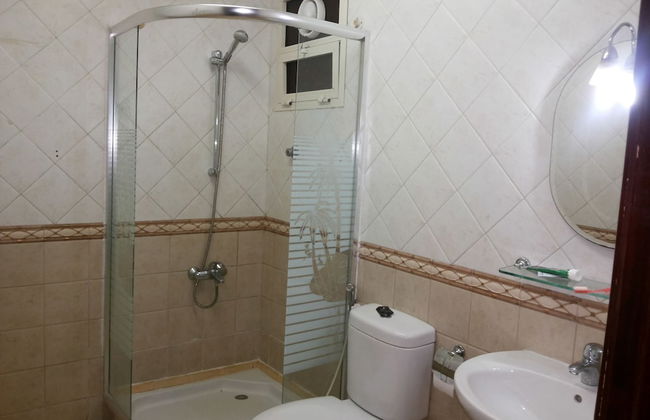 Gulf Hotel Apartment - Photo 39