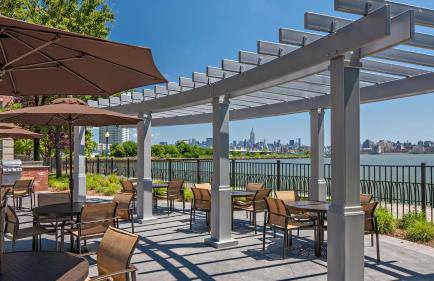 Newport 1 BR w Work Setup by Anyplace - 11747 - Foto 44