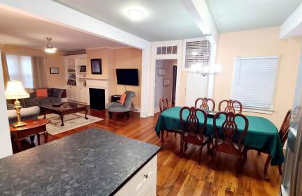 1860 House In the Heart of Downtown - Foto 24