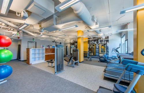 Convenient Apartment Near Major Sights - Photo 22