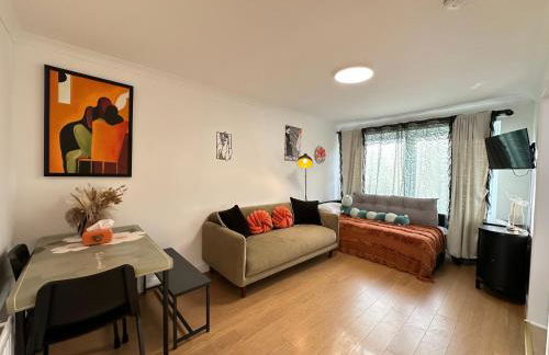 Stylish One Bedroom Apartment - Photo 5