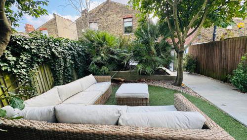 Stunning Home, Garden, Parking & Close Train Stations - Foto 2