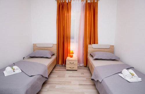 Holiday House M&A&K with swimming pool - Foto 43