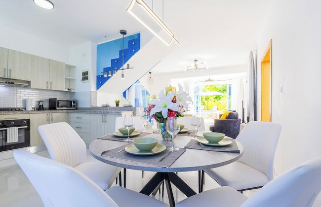 3-BR Villa with Pool & Rooftop Jacuzzi - Foto 27