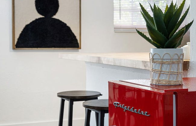 Lovely 2 BR Condo With Free Parking on Premises - Foto 19