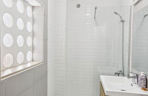 LX135 Studio proche centre-ville & parking gratuit - Photo 12