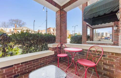 Retro 1BR in Elizabeth with Porch & Eclectic Design - Foto 21