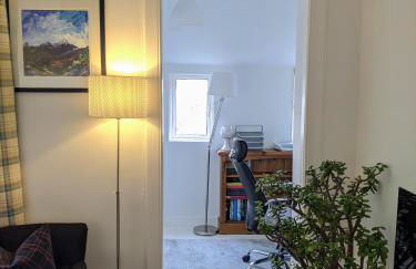 Central Hawick spacious stylish flat with log burner - Foto 16