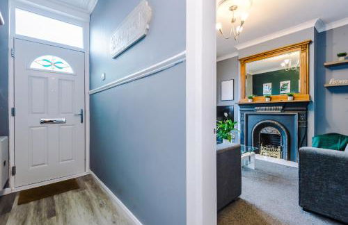 Spacious Modern Chester Home - Great Location - Photo 28