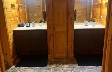 Mountain Gem, Hot Tub, Fire Pit, Views, Starlink Wi-fi - Foto 16