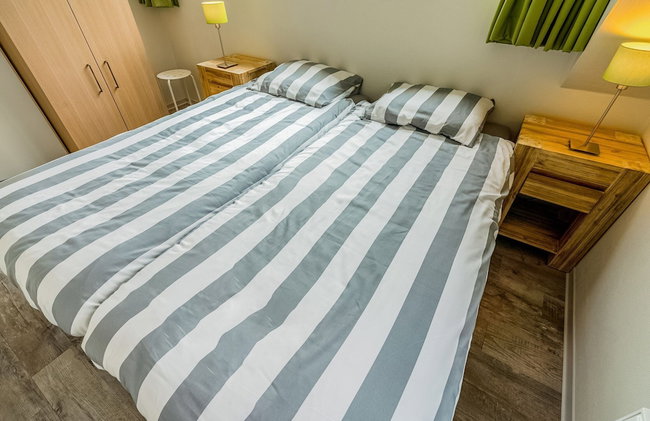 Breskens Haven: Relax, Explore & Dine - Photo 5