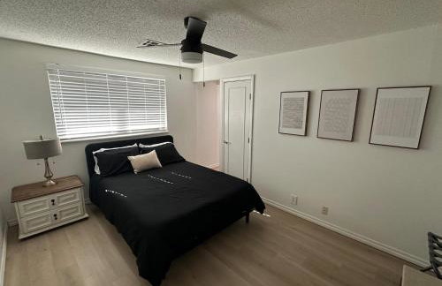 6BR Dream Getaway w Heated Pool & Peaceful Vibe - Photo 26