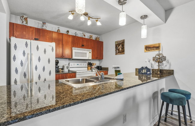 Fantastic 2BR Condo on 31st Floor Free Parking - Photo 108