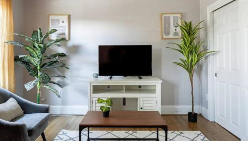 Charming Theater District 1Br - Photo 1