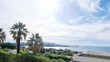 MAGNIFIQUE APPARTEMENT VUE MER - GRANDE TERRASSE ET PISCINE - Foto 2