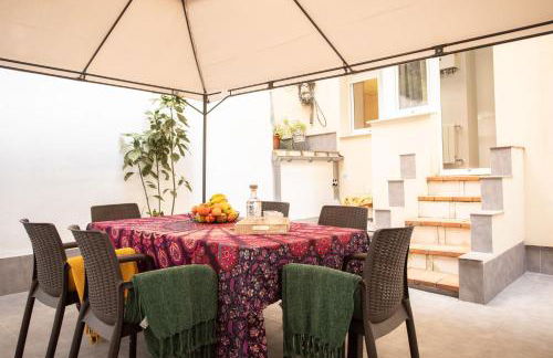 Lugar especial, gran patio, junto al ayuntamiento - Foto 1