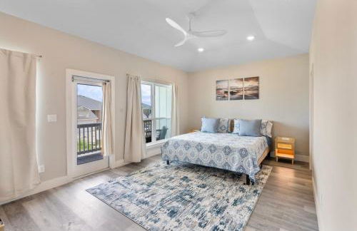 Stylish Townhouse with BBQ, Pool & Near Beach - Foto 2