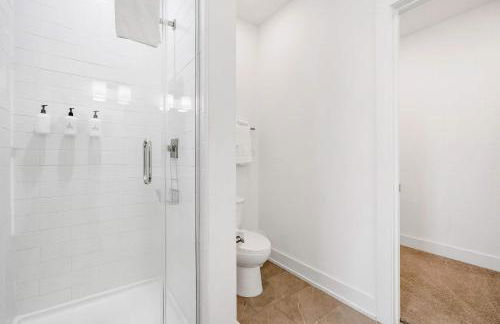 2B2B with Private Balcony Modern & Stylish - 6 - Foto 12