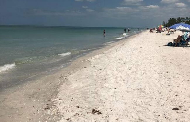 Steps to Beach Heated Pool - Foto 40