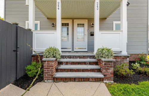 Pristine Walkable Downtown 2BR Apartment - Foto 29