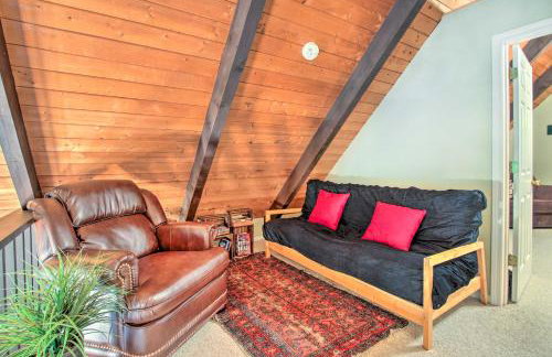 Conway Area Chalet with Mountain Views and Fire Pit! - Foto 16