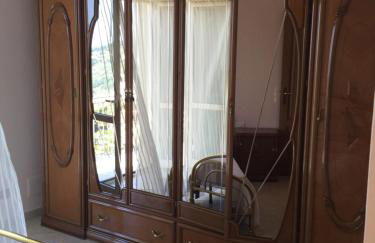 Confortevole e Luminoso Appartamento 100mq a Falerna con Vista sul Paese e sul Promontorio con Free WiFi Free Parking e Smart TV - Foto 9