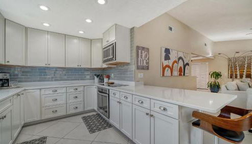 Beautiful Home - Oasis Backyard with Heat Pool - Foto 4