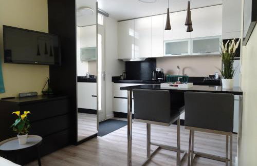 Paris par métro 4 - RER B - calme - patio privé - Foto 9