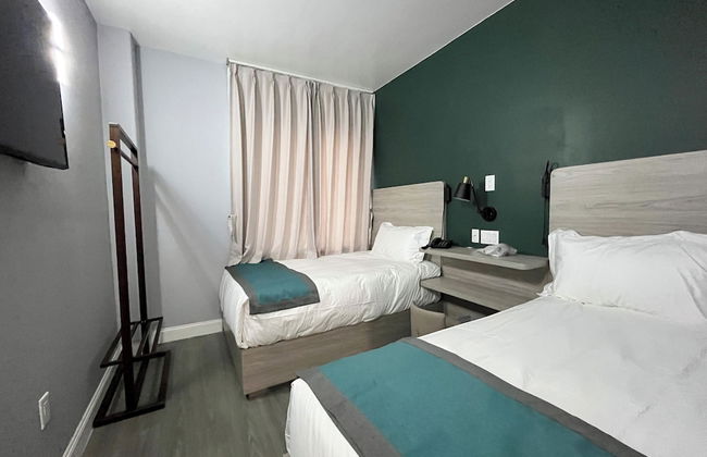 Starlight Hotel - Photo 10