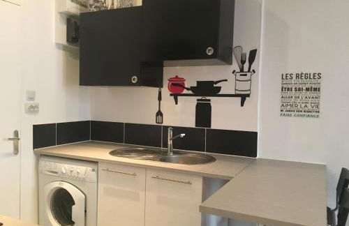 Le Suffren, studio classé ventilé ,wifi, à 100 m de la plage - Foto 11