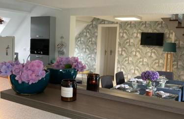 TY REFUGE 2 à 4 vacanciers Terrasse Plages et Commerces à pied Parking - Foto 11