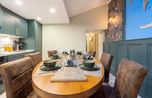 The Secret Garden, Donaghadee - The Hideaway - Stylish 5-Beds, and Lavish 3-Bedrooms - Guests 7 - Super Fast Speed Wi-FI - Foto 79