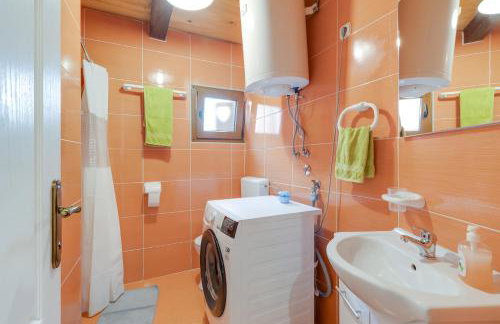 Rustic Cottage With Heated Pool - Happy Rentals - Foto 17