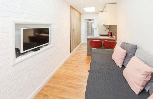 Peaceful and Novel Place to Stay - Photo 9